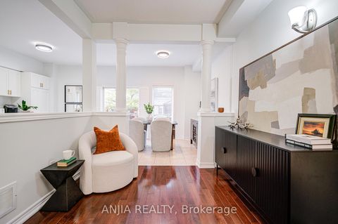 Photo 7 at 97 Blackthorn Drive, Maple, Vaughan