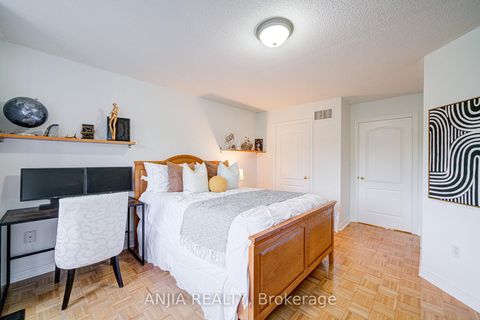 Photo 18 at 97 Blackthorn Drive, Maple, Vaughan