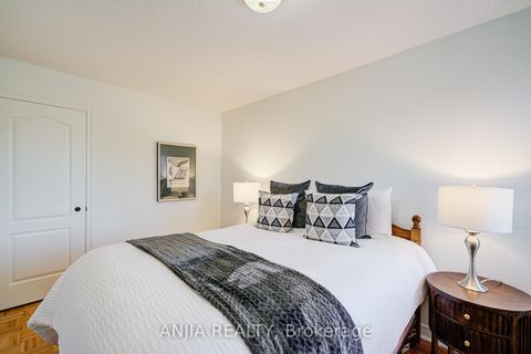 Photo 20 at 97 Blackthorn Drive, Maple, Vaughan