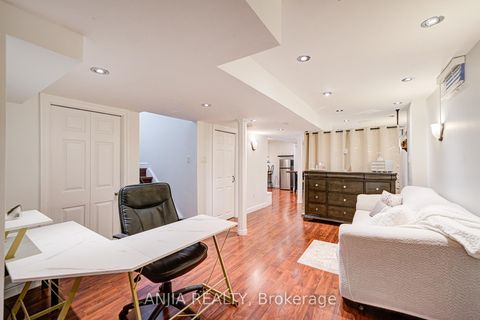 Photo 30 at 97 Blackthorn Drive, Maple, Vaughan