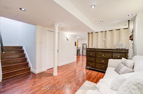Photo 32 at 97 Blackthorn Drive, Maple, Vaughan