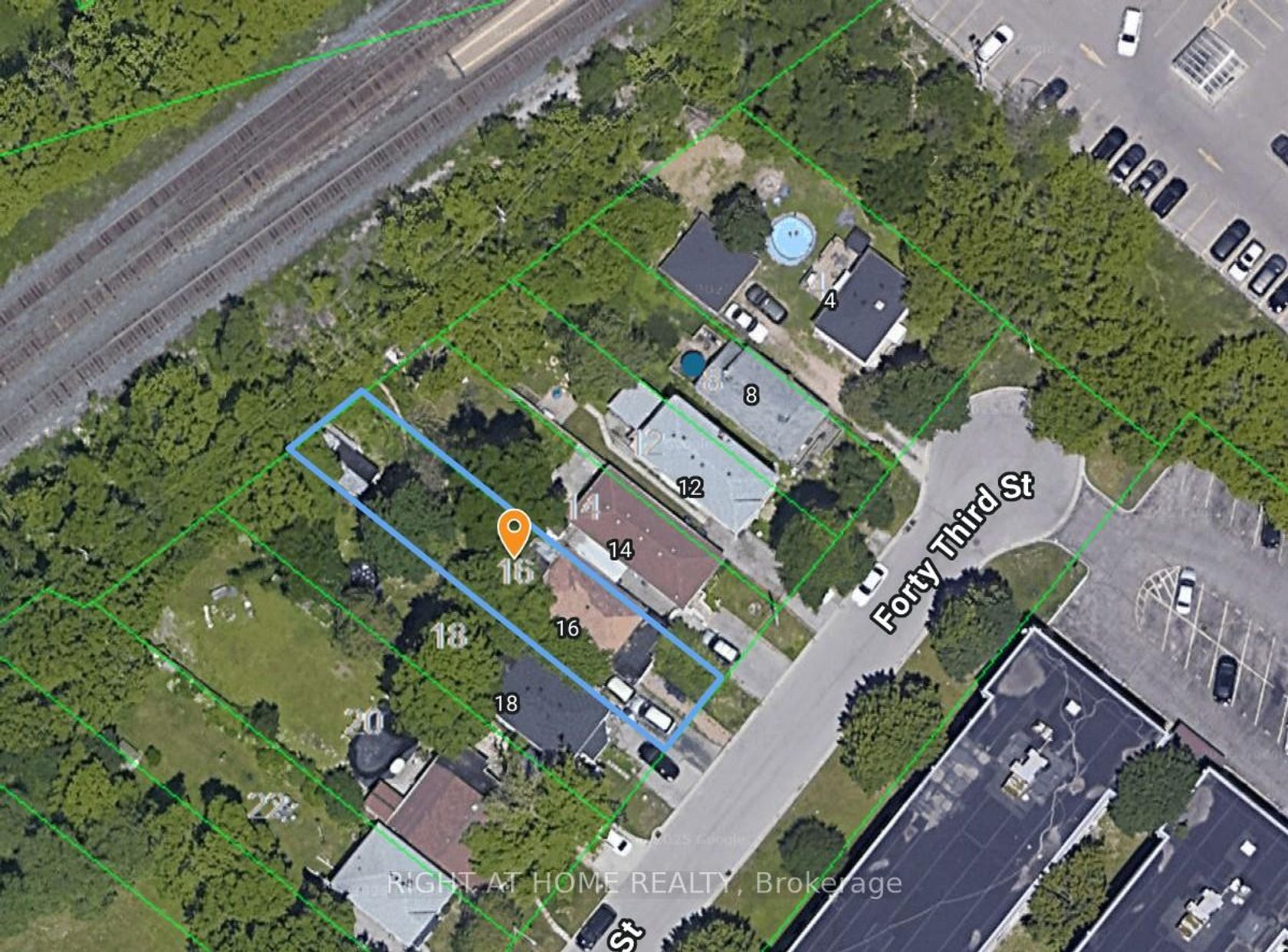 16 Forty Third Street, Long Branch, Toronto 