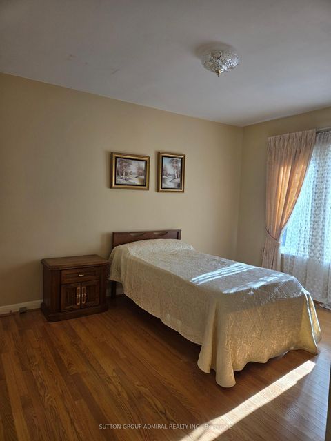 Photo 6 at 261 Epsom Downs Drive, CFB, Toronto