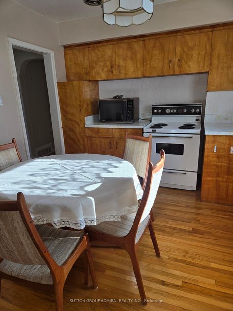 Photo 8 at 261 Epsom Downs Drive, CFB, Toronto