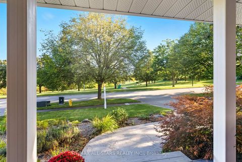 Photo 3 at 23 Bolton Drive, Uxbridge