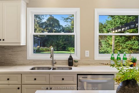 Photo 6 at 23 Bolton Drive, Uxbridge