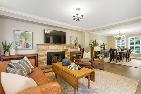 Photo 12 at 23 Bolton Drive, Uxbridge
