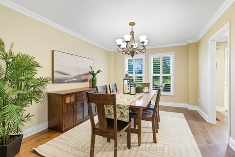 Photo 13 at 23 Bolton Drive, Uxbridge