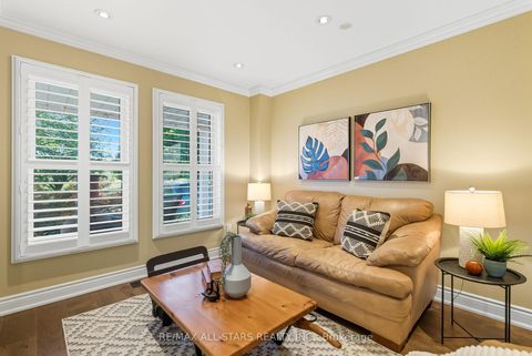 Photo 15 at 23 Bolton Drive, Uxbridge