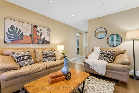 Photo 16 at 23 Bolton Drive, Uxbridge
