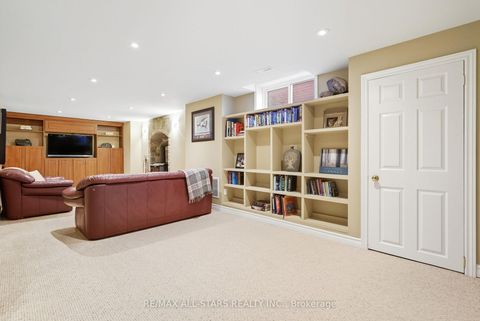 Photo 28 at 23 Bolton Drive, Uxbridge
