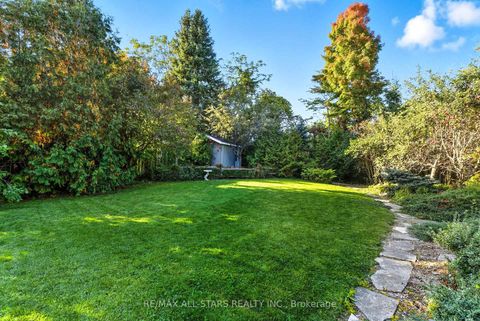 Photo 36 at 23 Bolton Drive, Uxbridge