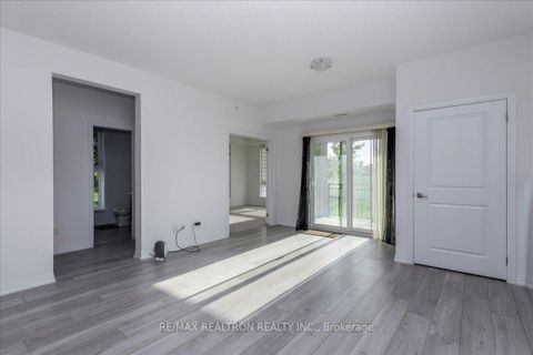 Photo 7 at 102 - 299 Cundles Road E, Alliance, Barrie