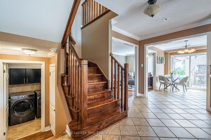 Photo 5 at 16 Sandyside Crescent, Fletcher's Meadow, Brampton