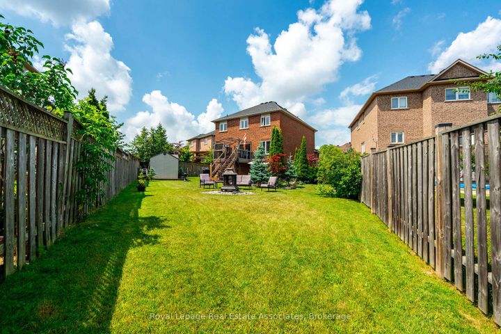 Photo 44 at 16 Sandyside Crescent, Fletcher's Meadow, Brampton