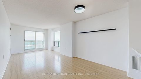 Photo 4 at 2007 - 21 Hillcrest Avenue, Willowdale East, Toronto