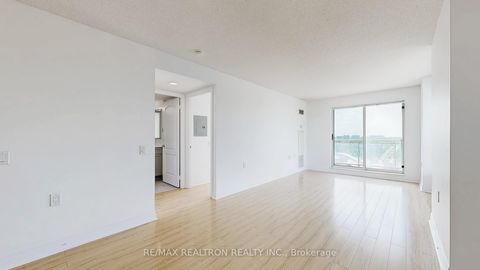 Photo 6 at 2007 - 21 Hillcrest Avenue, Willowdale East, Toronto