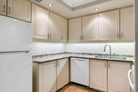 Photo 8 at 1202 - 3 Concorde Place, Don Mills, Toronto