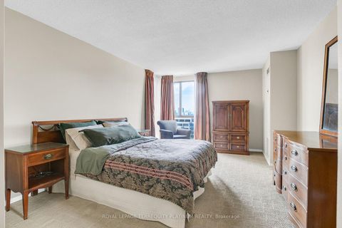 Photo 12 at 1202 - 3 Concorde Place, Don Mills, Toronto