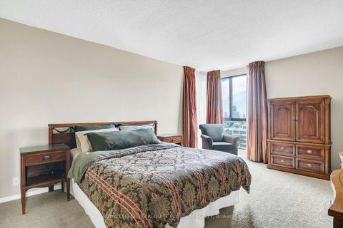 Photo 13 at 1202 - 3 Concorde Place, Don Mills, Toronto