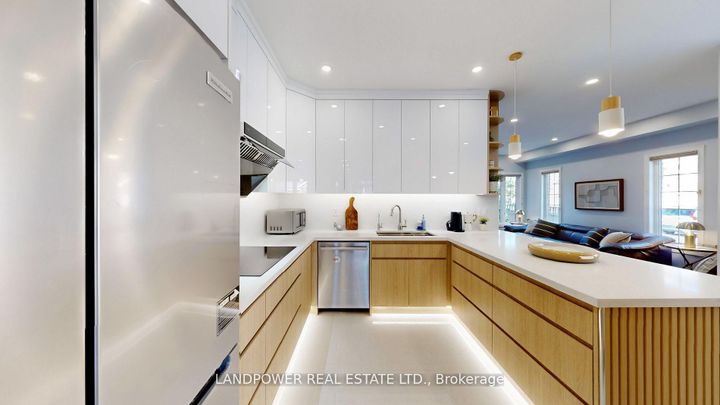 Photo 12 at 6 Pyneside Street, Cornell, Markham