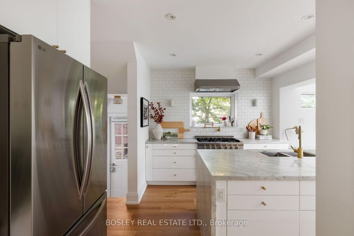 Photo 10 at 511 Riverside Drive, Lambton Baby Point, Toronto
