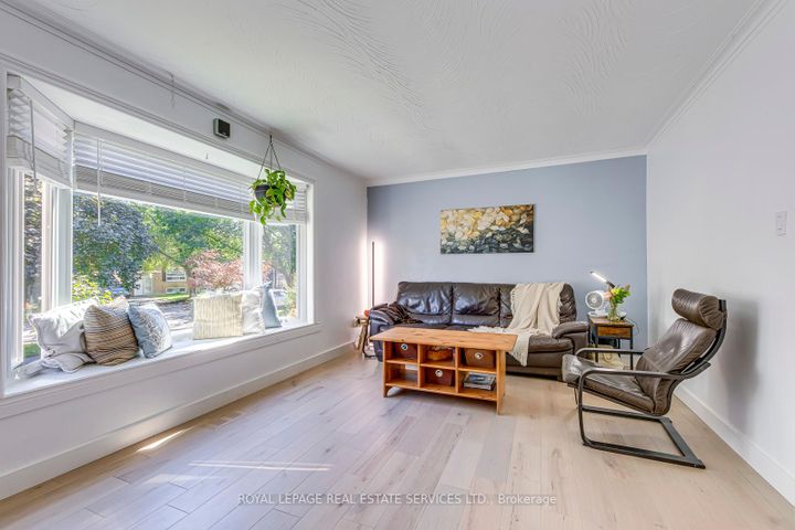 Photo 4 at 2257 Wiseman Court, Clarkson, Mississauga