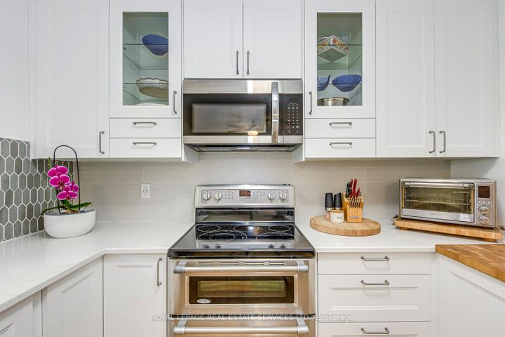 Photo 8 at 2257 Wiseman Court, Clarkson, Mississauga