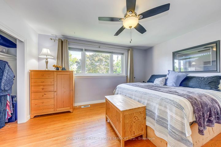 Photo 12 at 2257 Wiseman Court, Clarkson, Mississauga