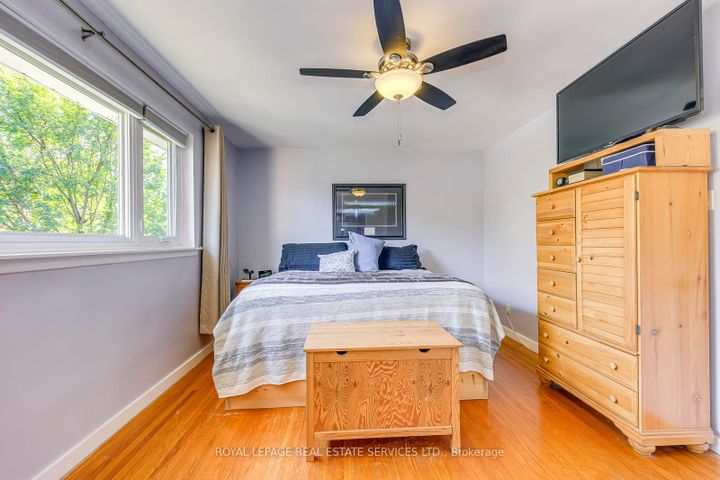 Photo 13 at 2257 Wiseman Court, Clarkson, Mississauga