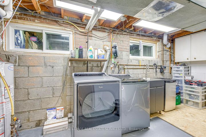 Photo 25 at 2257 Wiseman Court, Clarkson, Mississauga