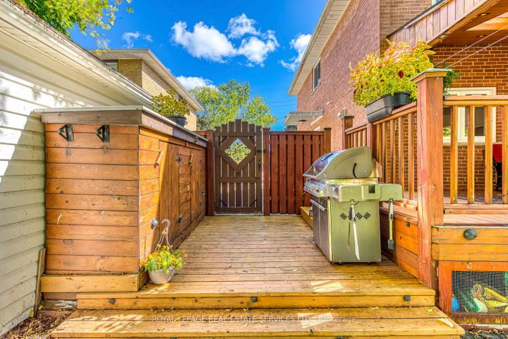 Photo 28 at 2257 Wiseman Court, Clarkson, Mississauga