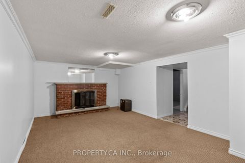 Photo 18 at 48 Navaho Drive, Pleasant View, Toronto