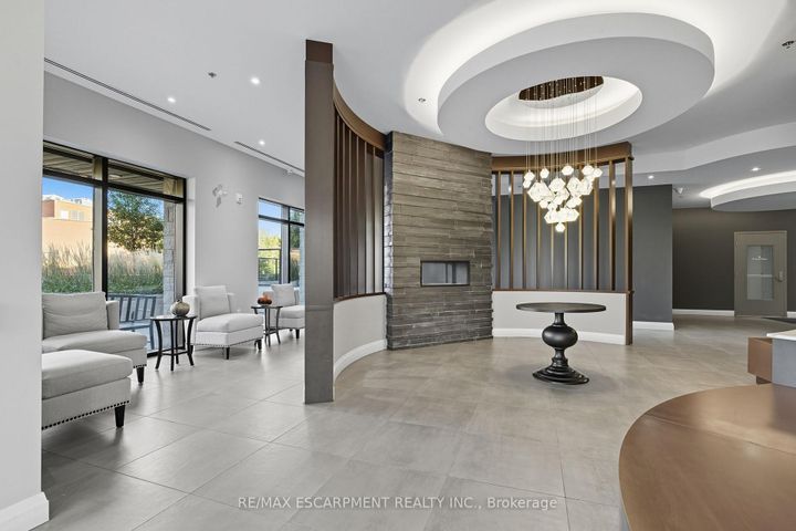 Photo 1 at 426 - 1 Redfern Avenue, Mountview, Hamilton