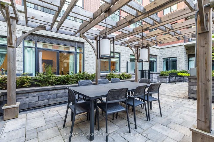 Photo 14 at 426 - 1 Redfern Avenue, Mountview, Hamilton