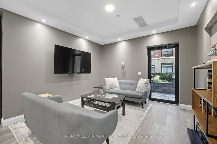 Photo 19 at 426 - 1 Redfern Avenue, Mountview, Hamilton