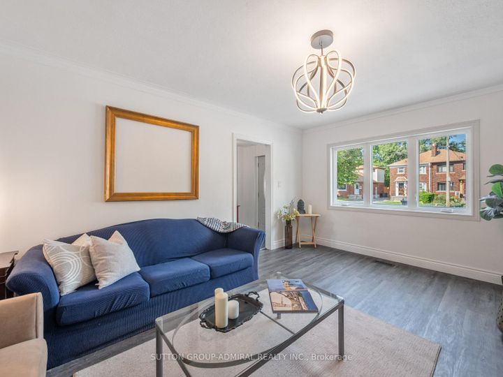 Photo 4 at 759 Eglinton Avenue E, Leaside, Toronto