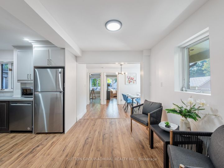 Photo 5 at 759 Eglinton Avenue E, Leaside, Toronto