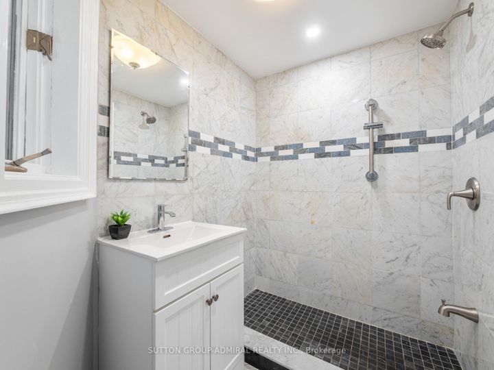 Photo 11 at 759 Eglinton Avenue E, Leaside, Toronto