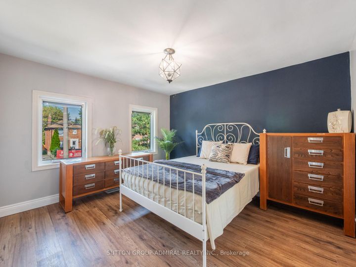Photo 14 at 759 Eglinton Avenue E, Leaside, Toronto