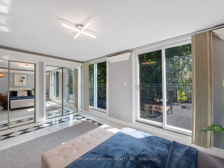 Photo 27 at 759 Eglinton Avenue E, Leaside, Toronto