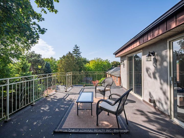 Photo 28 at 759 Eglinton Avenue E, Leaside, Toronto