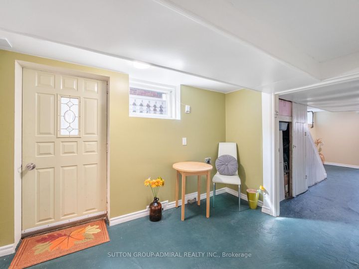 Photo 32 at 759 Eglinton Avenue E, Leaside, Toronto