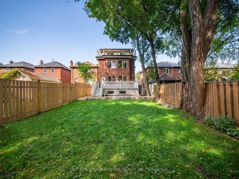 Photo 40 at 759 Eglinton Avenue E, Leaside, Toronto