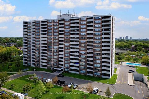 Photo 2 at 210 - 25 Sunrise Avenue, Victoria Village, Toronto