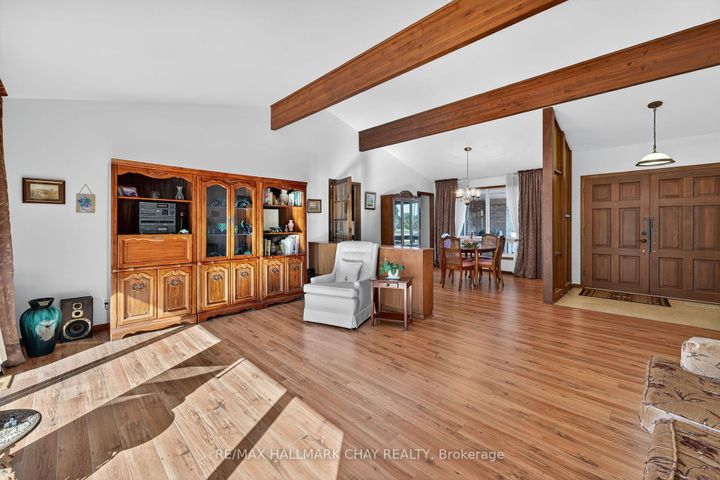 Photo 4 at 3735 9th Line, Rural Bradford West Gwillimbury, Bradford West Gwillimbury