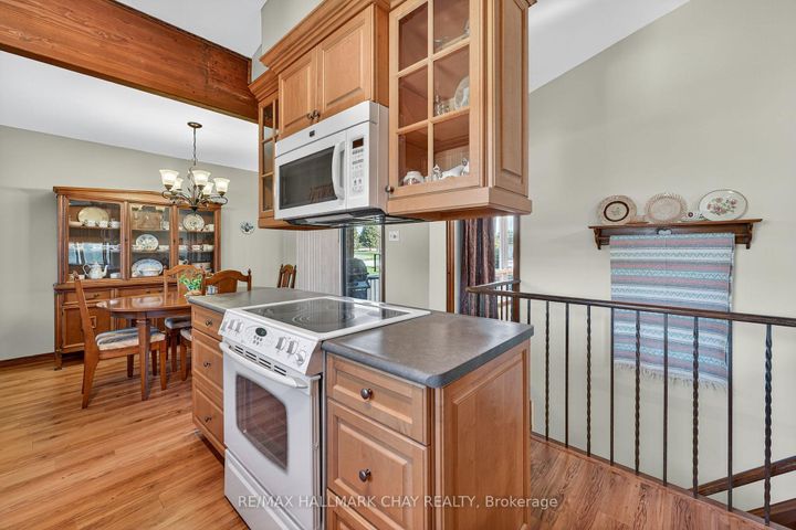 Photo 10 at 3735 9th Line, Rural Bradford West Gwillimbury, Bradford West Gwillimbury