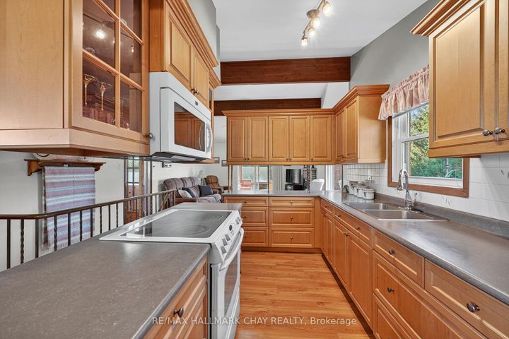 Photo 11 at 3735 9th Line, Rural Bradford West Gwillimbury, Bradford West Gwillimbury