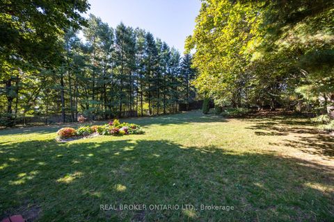 Photo 2 at 6 Andrew Court, Newcastle, Clarington