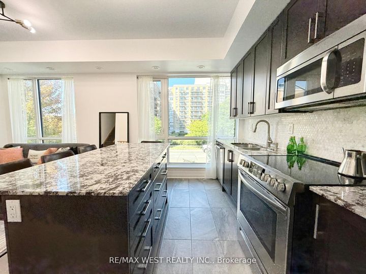 Photo 3 at 310 - 639 Lawrence Avenue W, Lawrence, Toronto